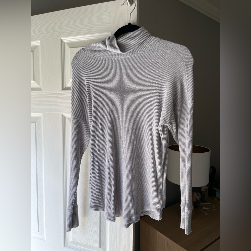 American Eagle Turtleneck
